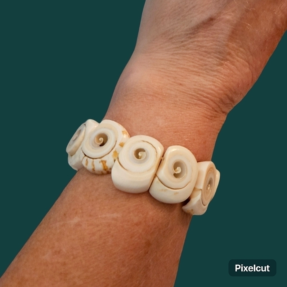 Sliced Spiral Puka Shell Mermaidcore Beaded Festival Stretch Bracelet
